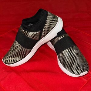 Fitflop Black and Gold Slip-On Sneakers with Cushioned Sole Size 6.5